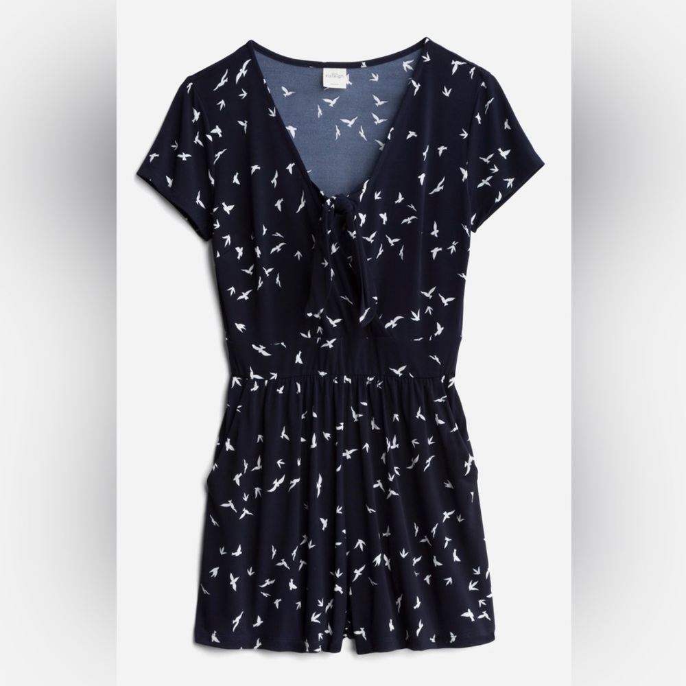 Tie Front Romper with pockets Size Medium